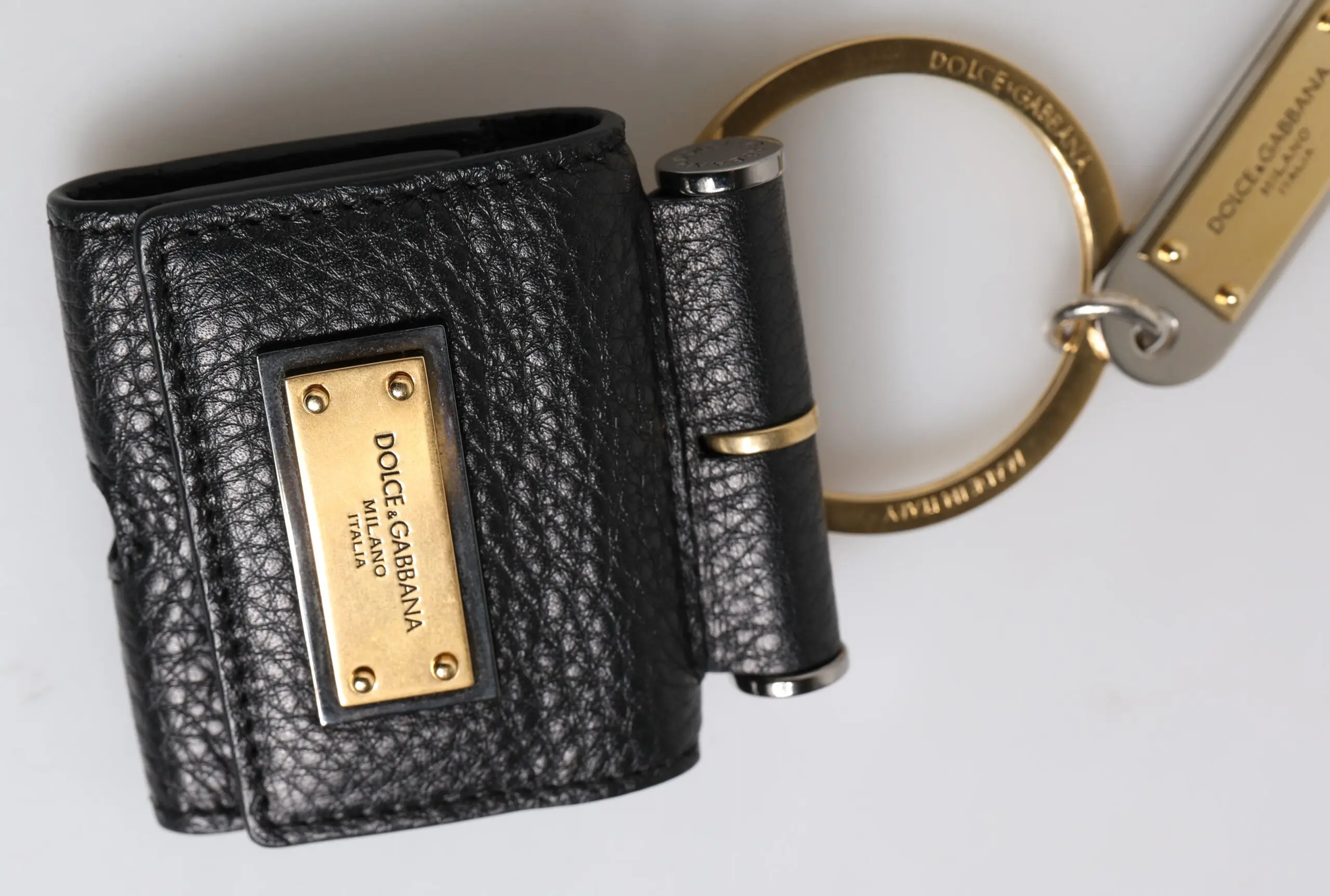 Case Dolce & Gabbana Black Leather Strap Gold Metal Logo Plaque Airpods Case